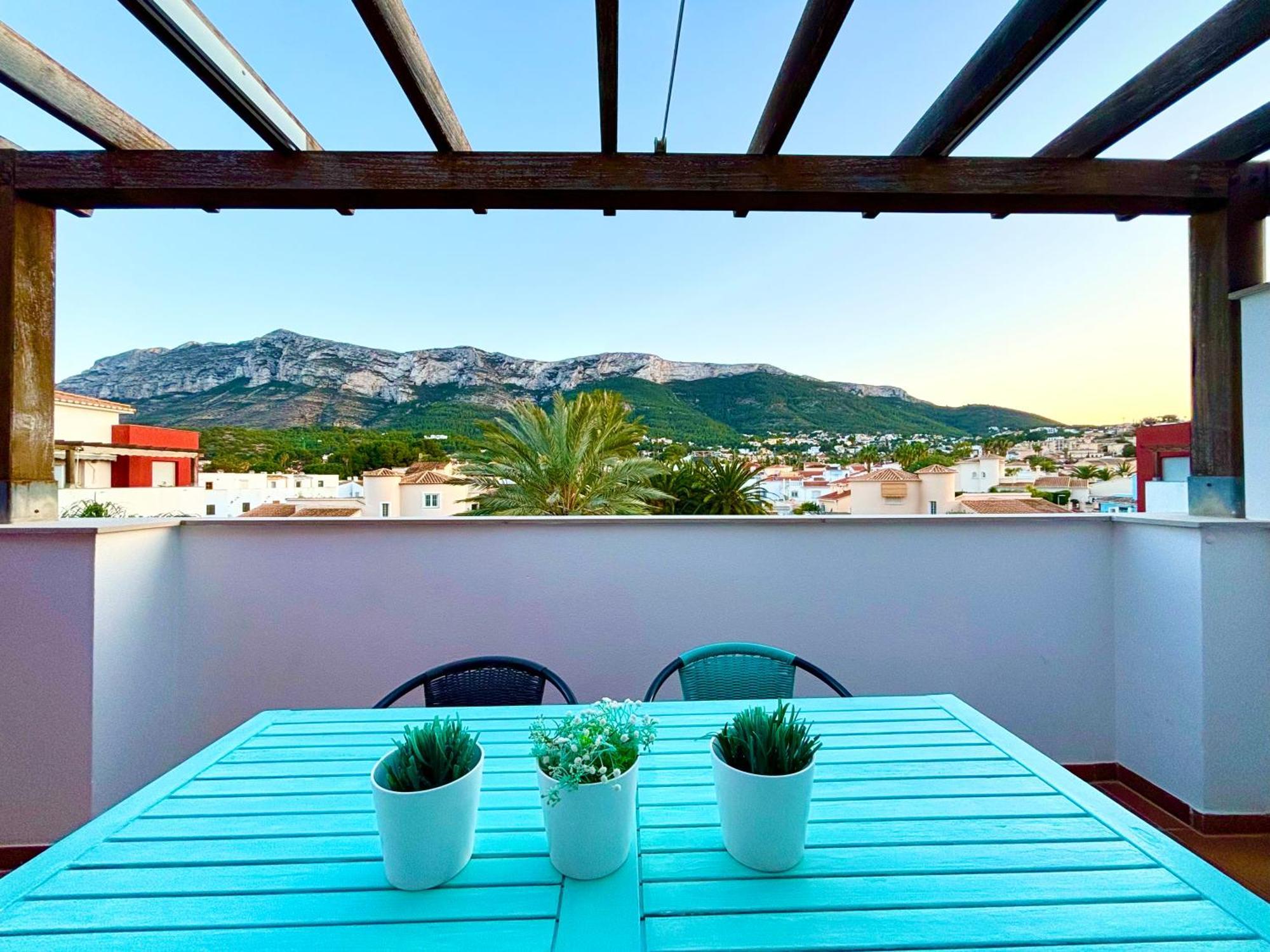 Hoteltype Penthouse 2 Beds, Parking, Wifi & Pool Stunning Views Denia Kültér fotó